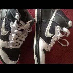 Women's custom-made Nike iD Zoom shoes